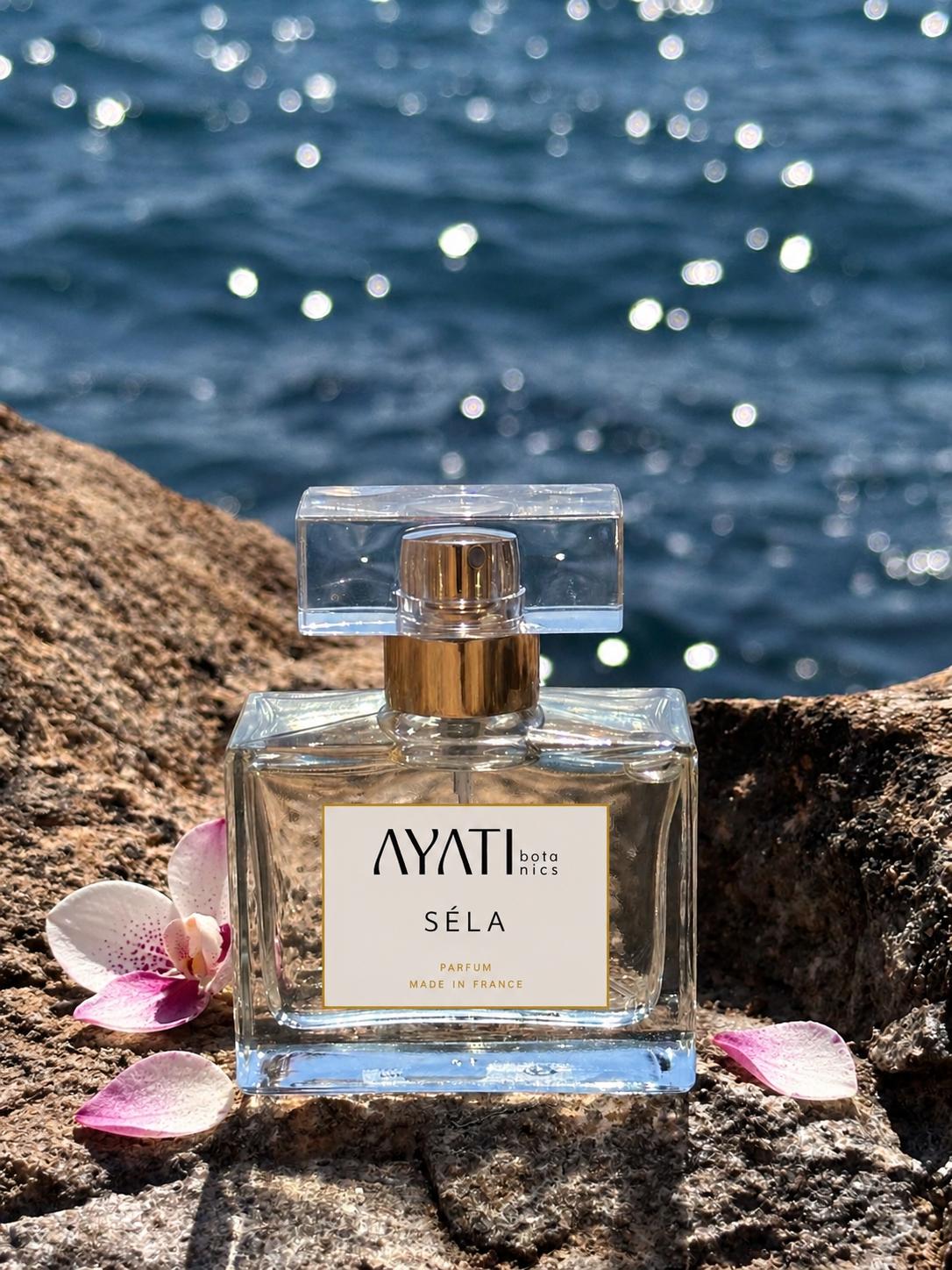 SÉLA Pfirsich- und Orchideen-Parfum für Damen im 50-ml-Glasflakon von Ayati Botanics